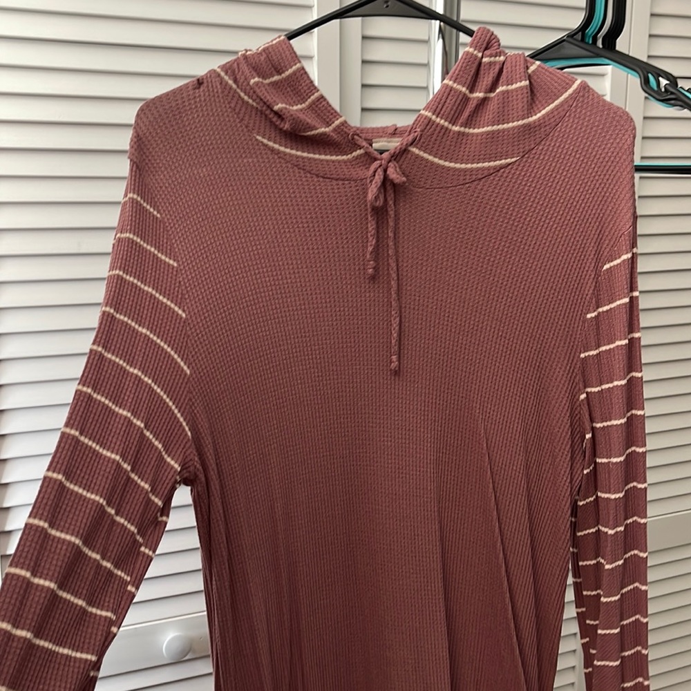Waffle material hooded shirt long sleeves. Mauve purple color